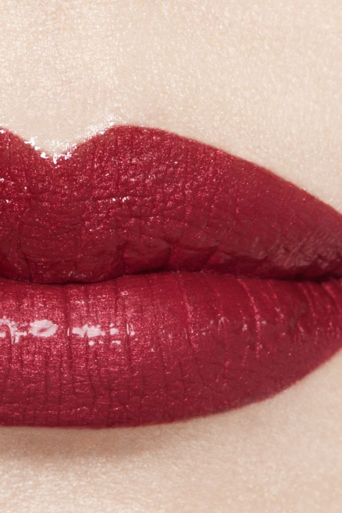 CHANEL ROUGE COCO BLOOM DER FEUCHTIGKEITSSPENDENDE, AUFPOLSTERNDE, HOCHGLÄNZENDE, FARBINTENSIVE LIPPENSTIFT MIT LANGEM HALT