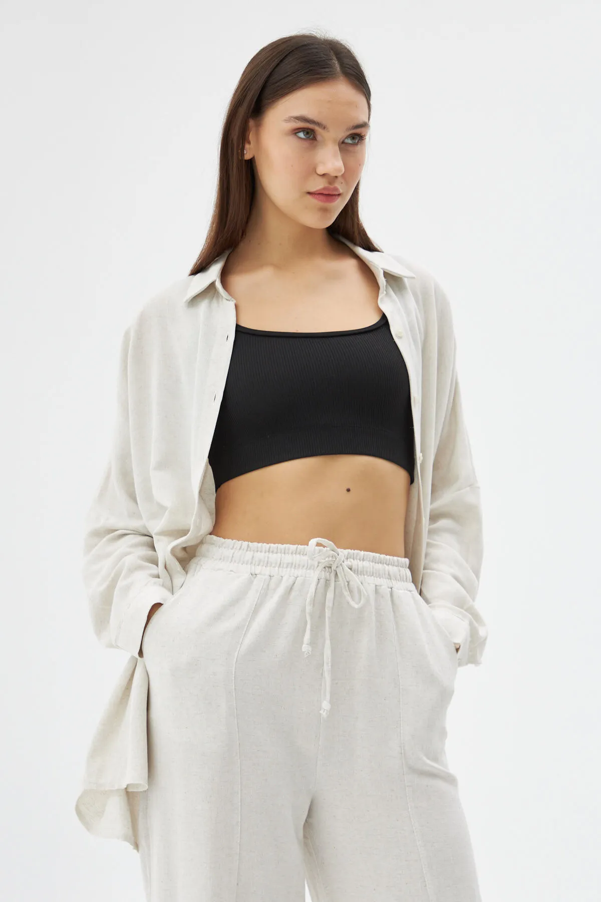 Laluvia  Steinfarbenes Leinenhemd, Shalwar-Hose, Oberteil und Unterteil im Set