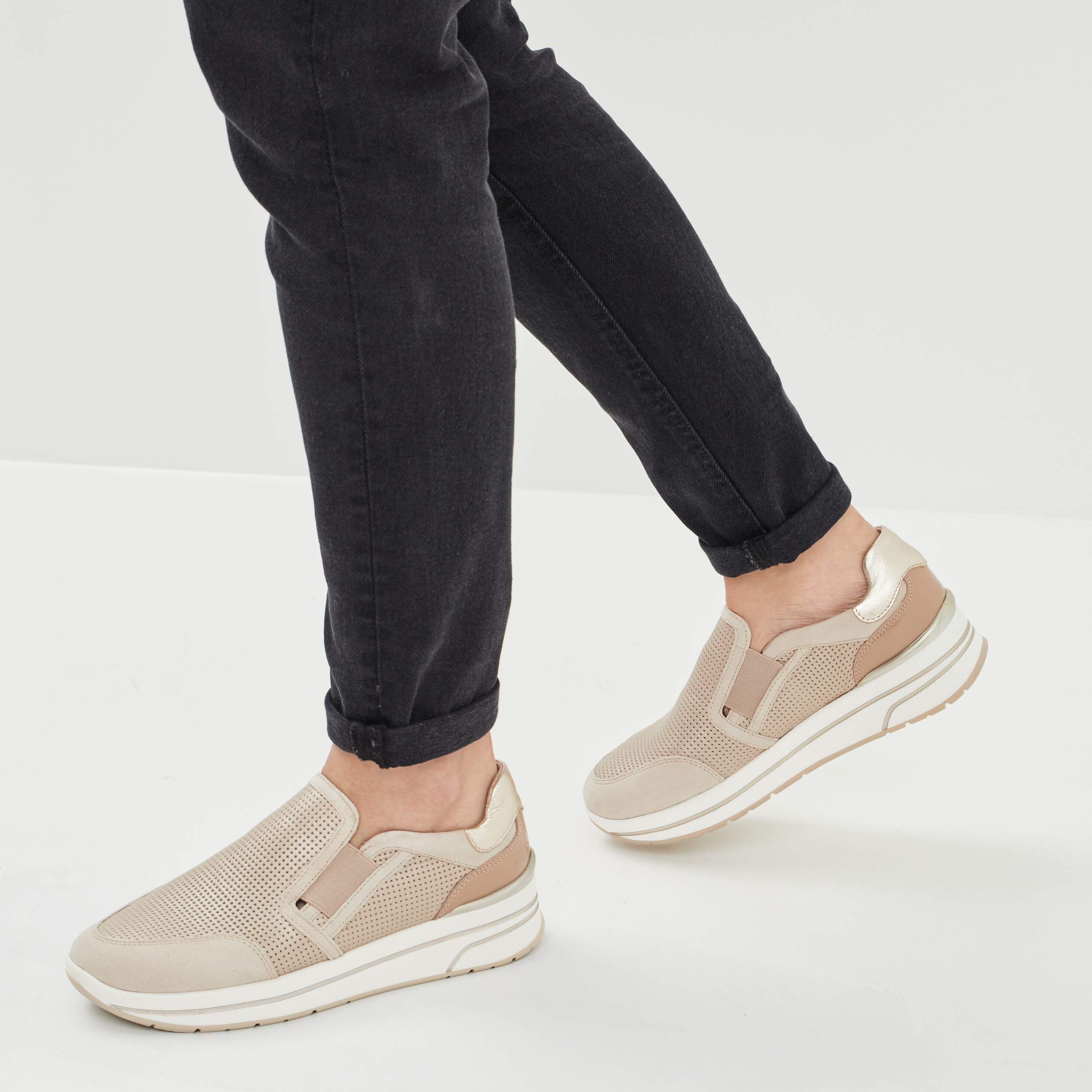 Loafers emboîtants en cuir pied large gris argent femme | La Halle
