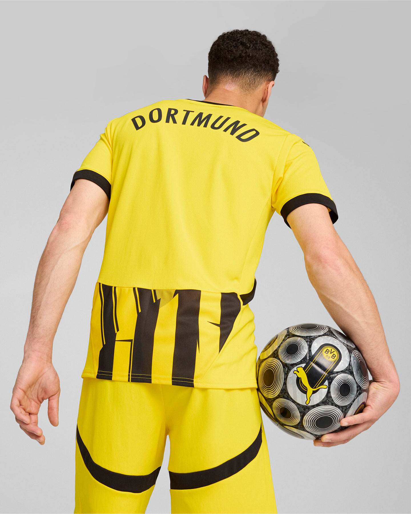Oficiálna replika futbalového dresu Puma Borussia Dortmund Cup 24-25 M 775680-01