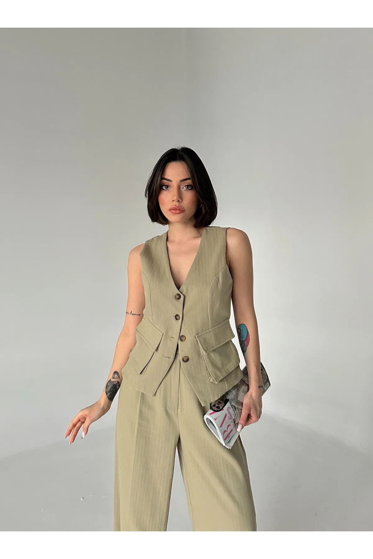 Laluvia  Khakifarbenes Set aus Weste und Hose aus Gabardine, 100 % Baumwolle, mit Taschendetail