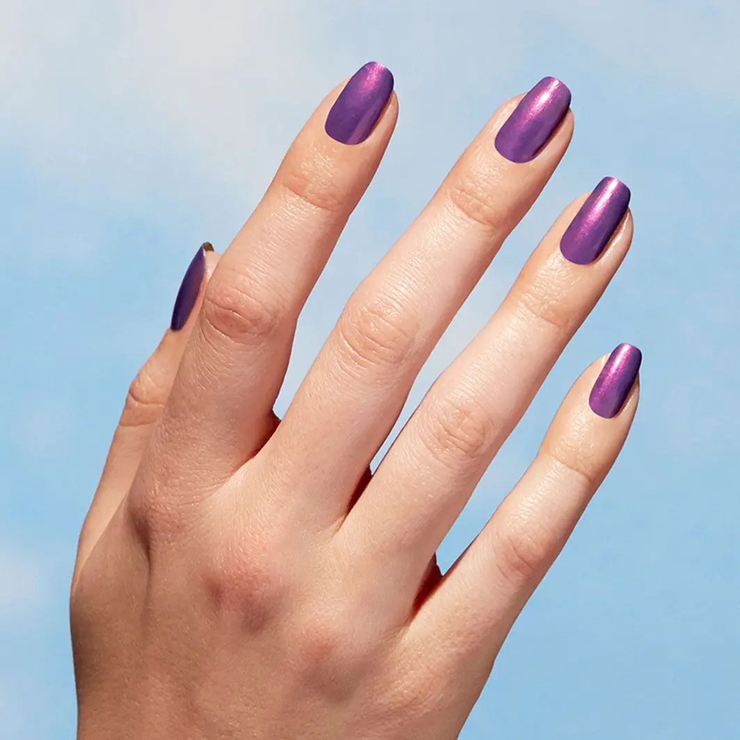 Opi Natre Strong lak za nokte Achieve Grapeness 15ml