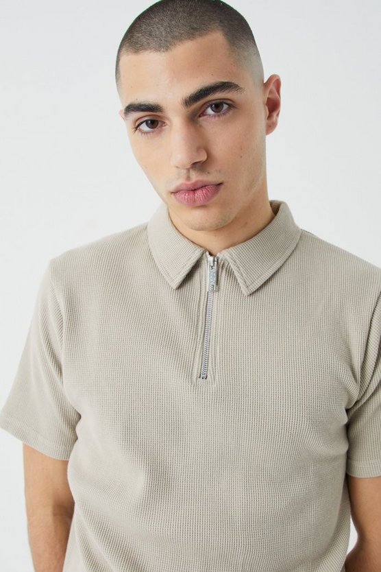 Slim-Fit Poloshirt in Waffeloptik mit 1/4 Reißverschluss