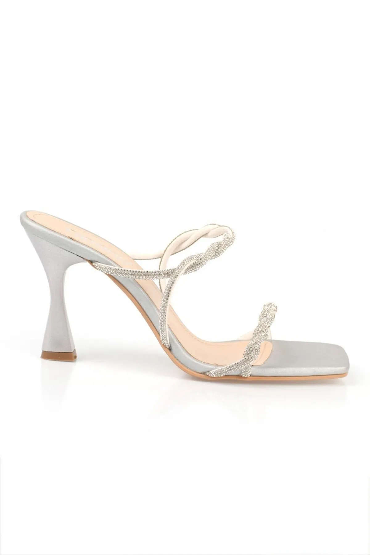 Capone Outfitters  Capone Blunt Toe Stone Knit Double Strap High Heel Satin Silber Damen-Hausschuhe