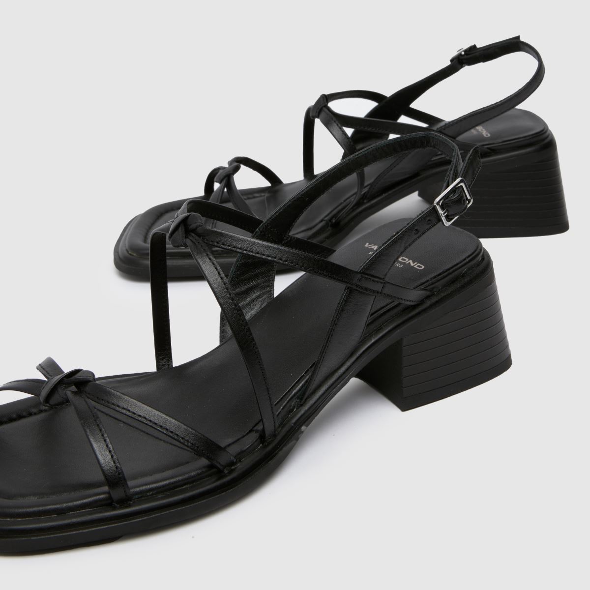 Vagabond Shoemakers – Ines – Svarta höga klackar med knut