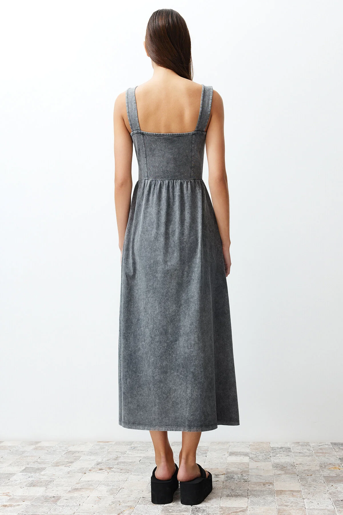 Trendyol Collection  Anthrazit Antik Skater Quadratischer Kragen Null Ärmel Gestricktes Maxi Kleid TWOSS24EL00586