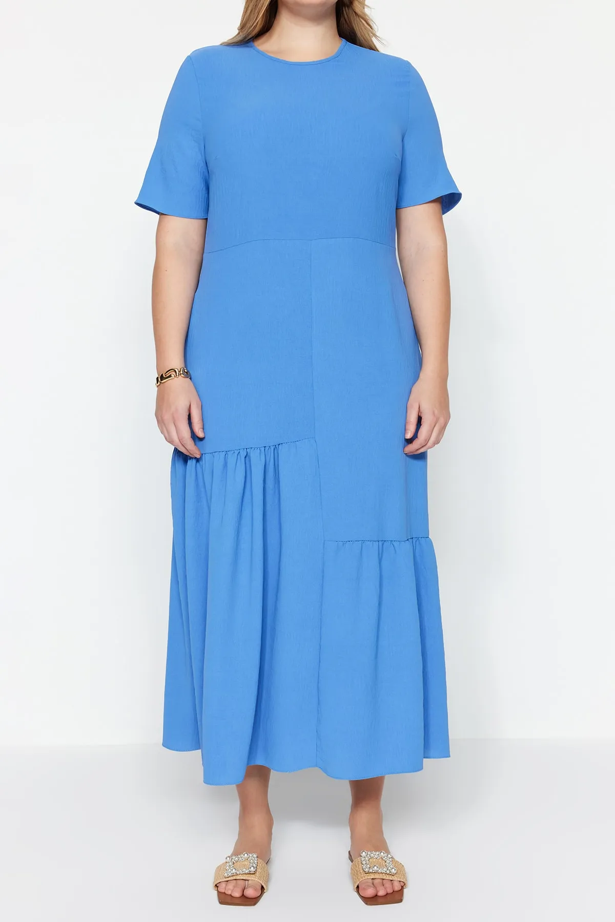 Trendyol Curve  Dunkelblaues gewebtes Volantkleid TBBSS22EL1595
