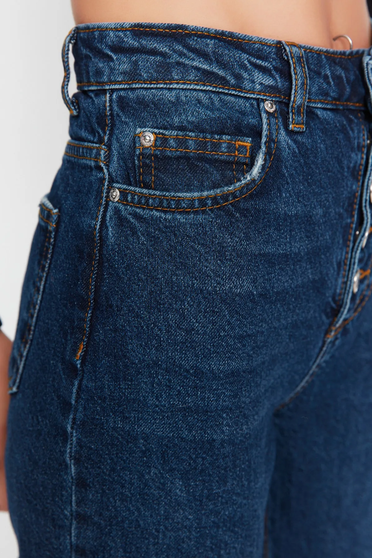 Trendyol Collection  Dunkelblaue Bootcut-Jeans mit hoher Taille und Cut-Outs, vorne geknöpft