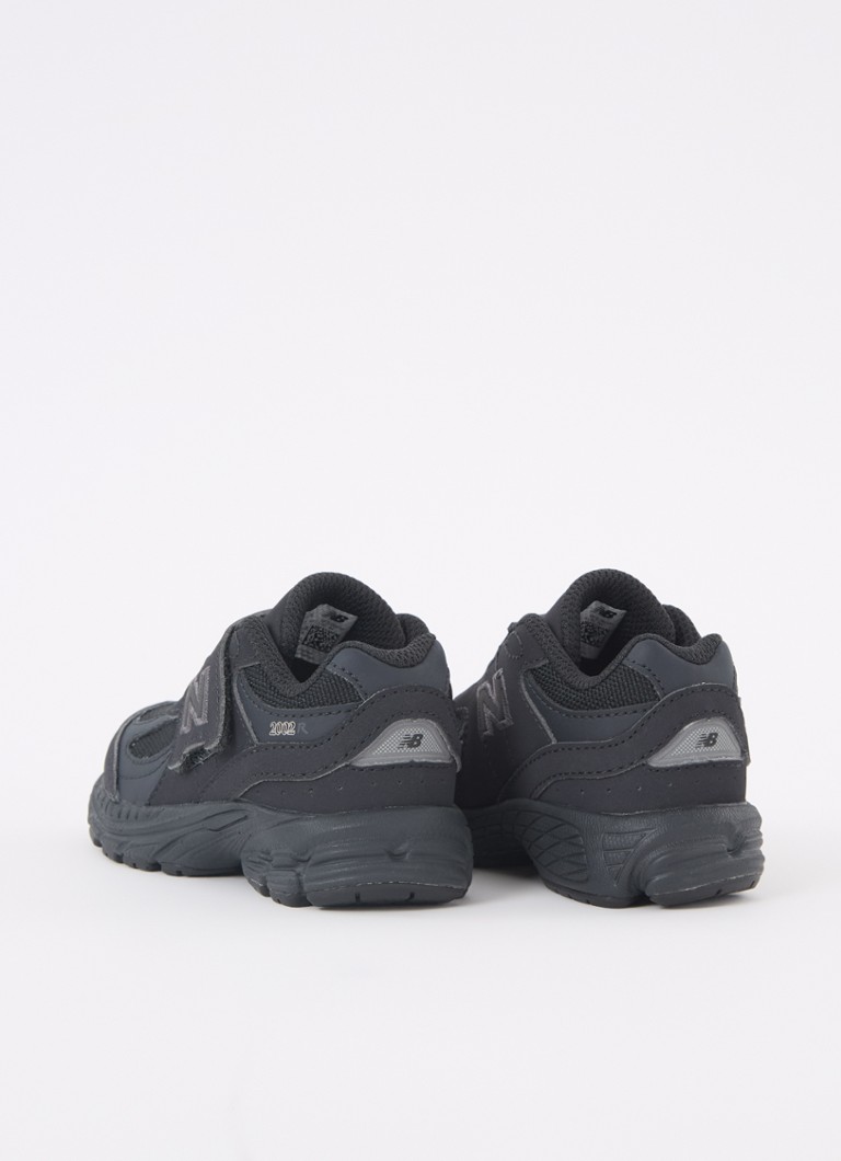 Teniși New Balance 2002 cu detalii din plasă