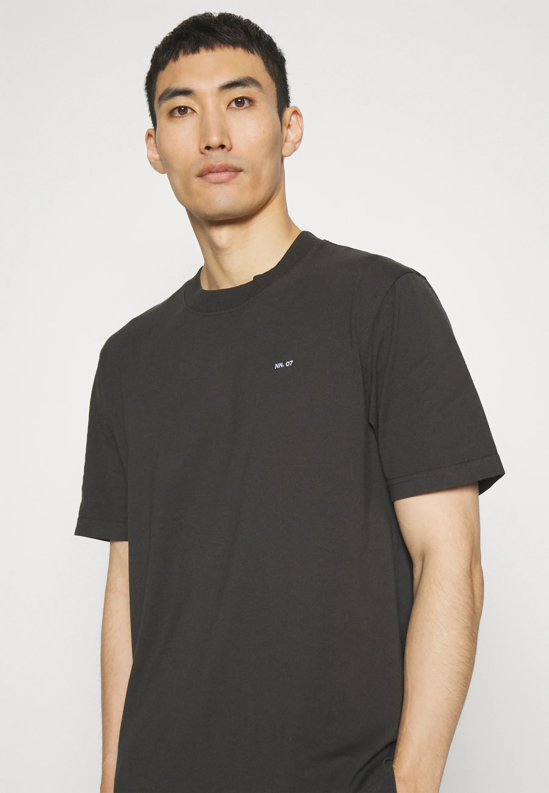 NN.07 ADAM EMB - Camiseta básica