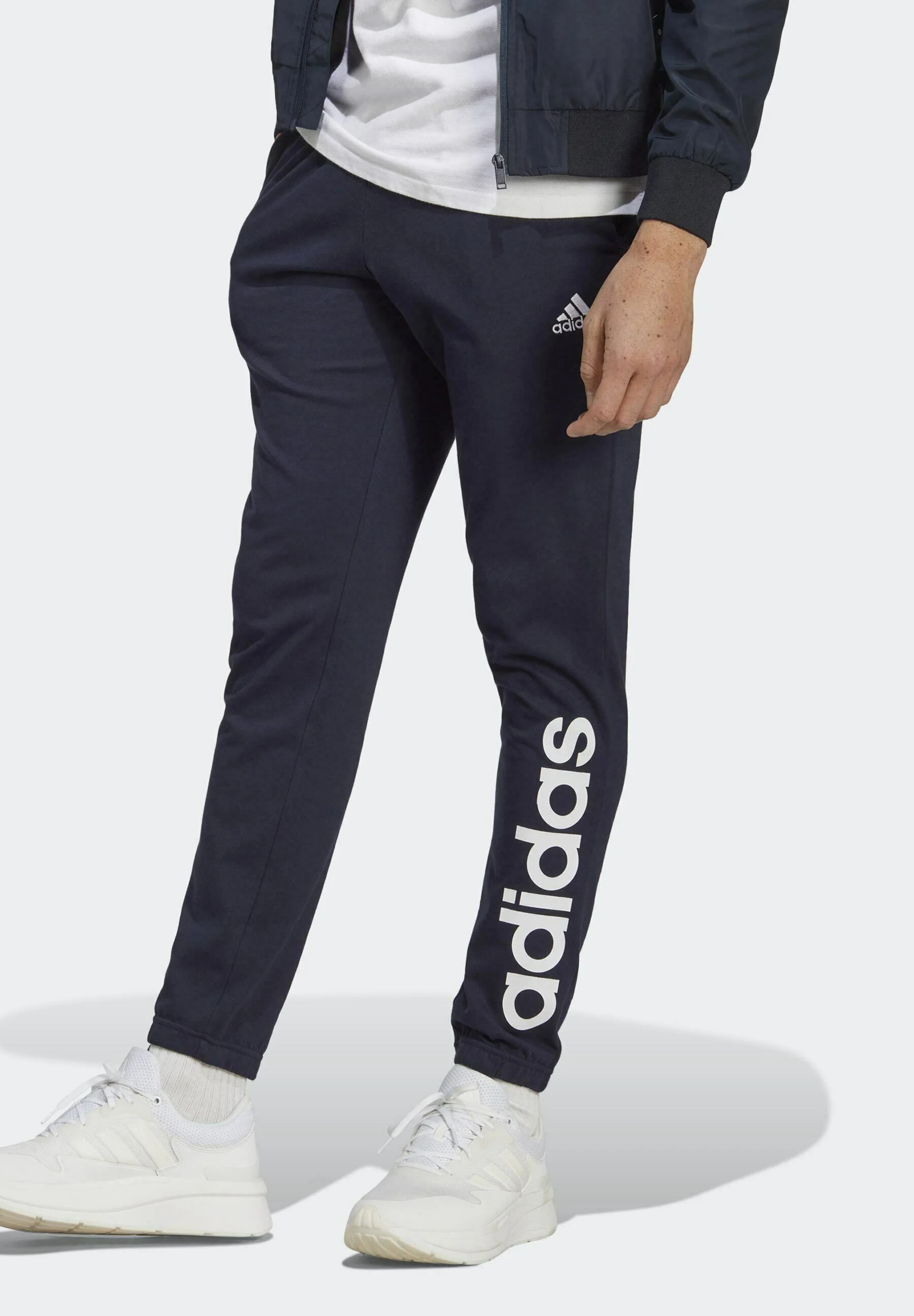 adidas Sportswear ESSENTIALS SINGLE TAPERED ELASTICIZED - Pantalón deportivo