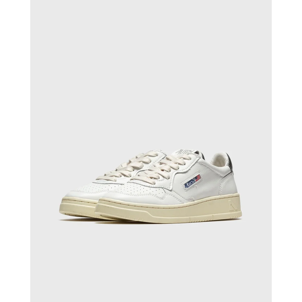 Autry Wmns Medalist Low AULWLL05 / weiss