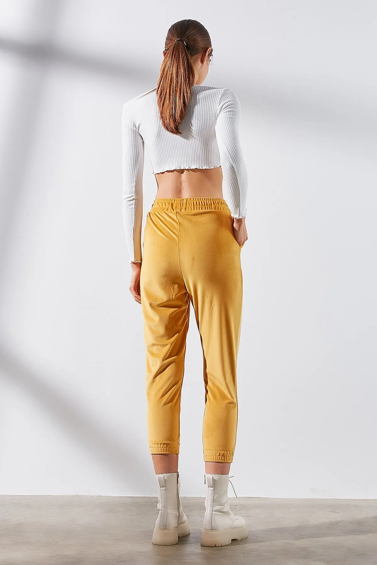 C&City  Damen-Jogginghose aus Samt mit elastischem Bund 731 Senf