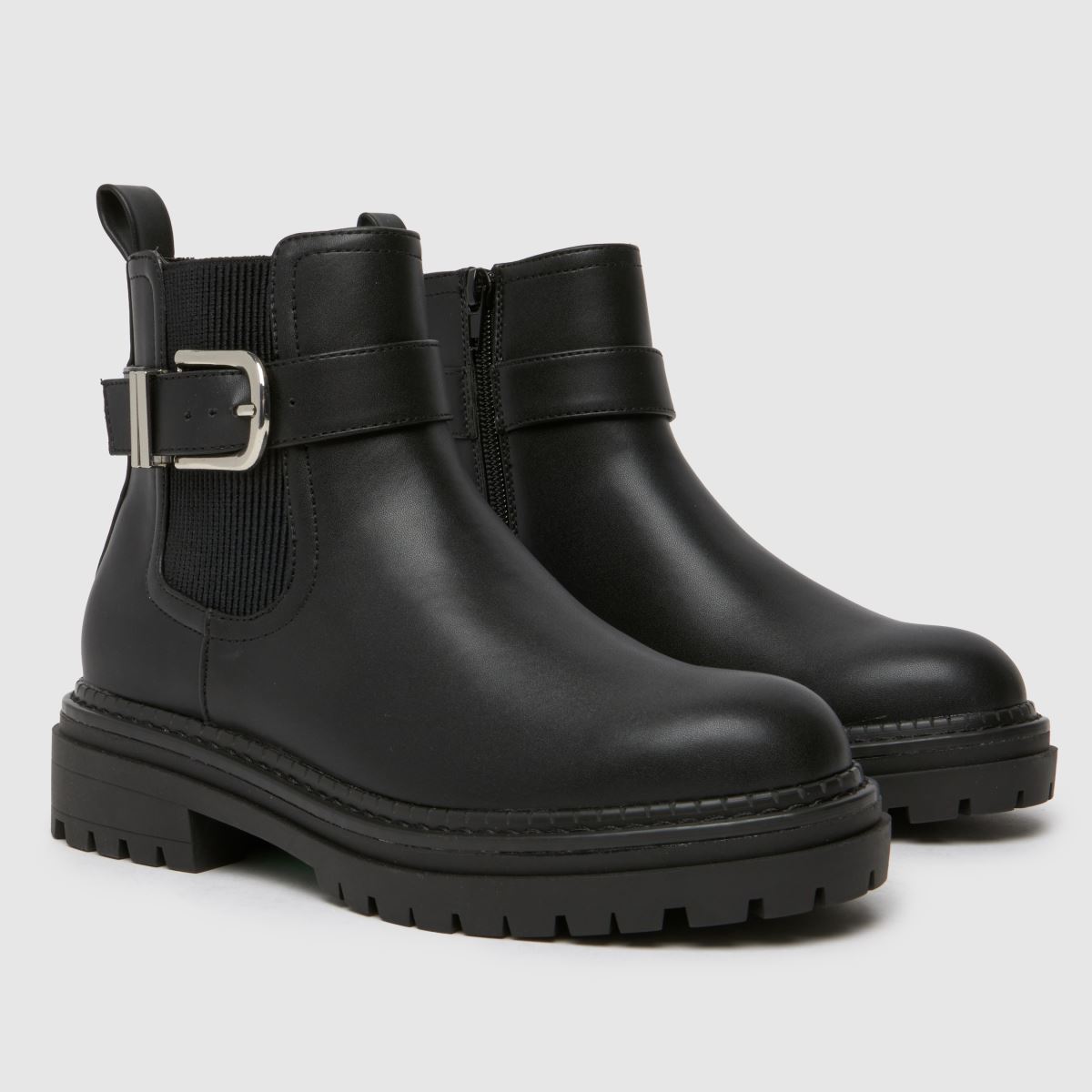 Schuh Amari – Svarta, grova stövlar med spänne