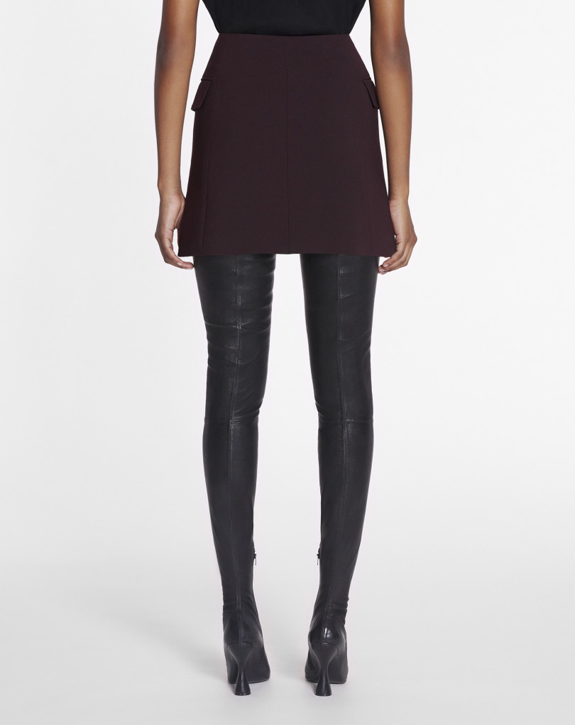 JUPE COURTE À TAILLE HAUTE