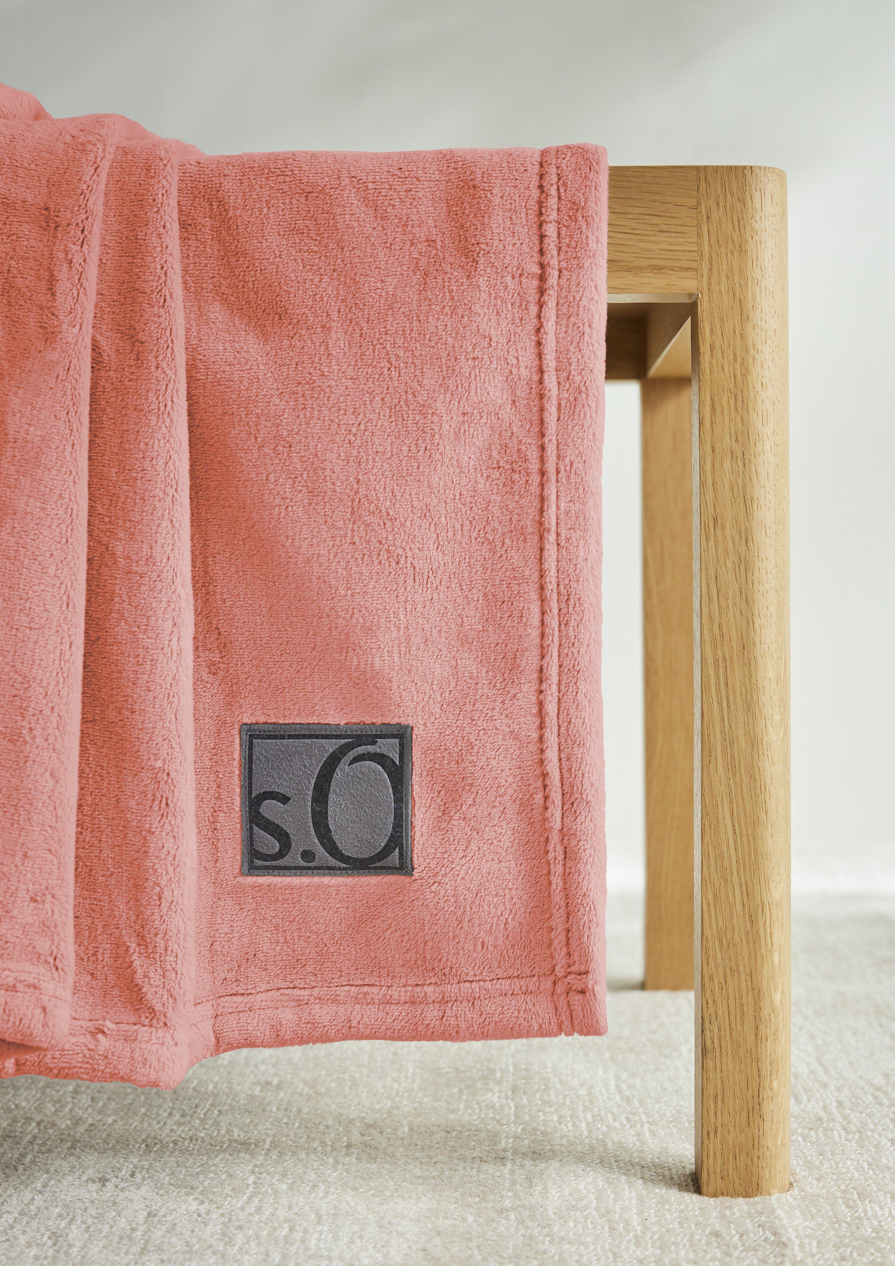Weiche Decke mit Logo-Detail  6008754-250