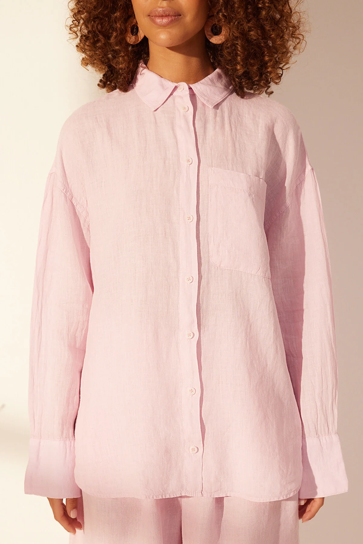 Trendyol Collection  Rosa Oversize-Hemd aus 100 % Leinen TWOSS23GO00443