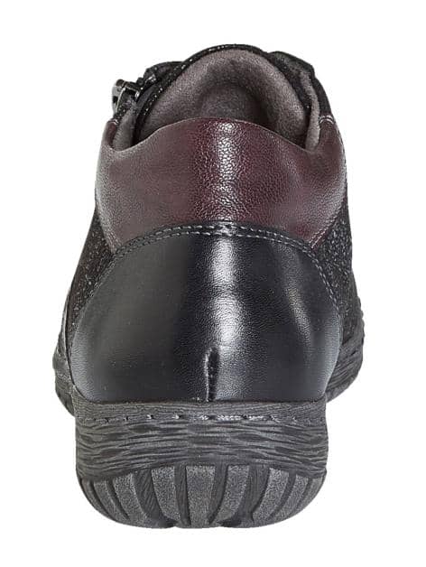 Schnürschuhe