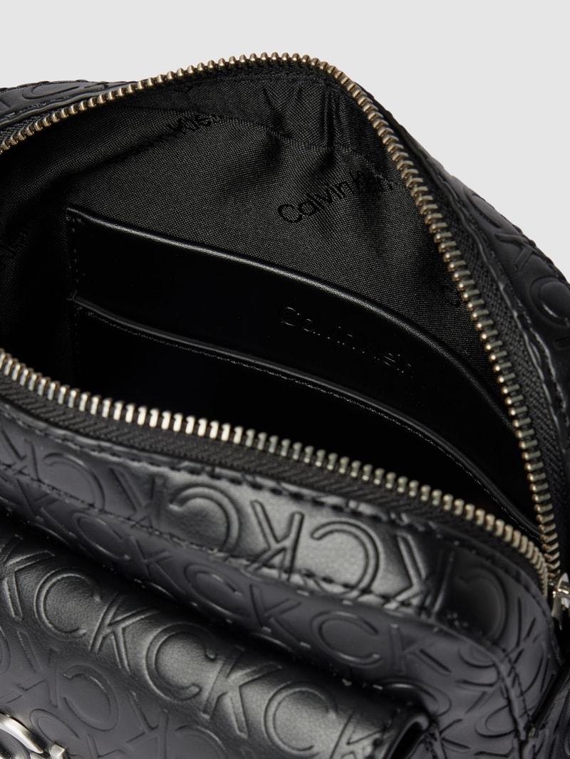 Crossbody Bag in Leder-Optik Modell 'RE-LOCK' in schwarz