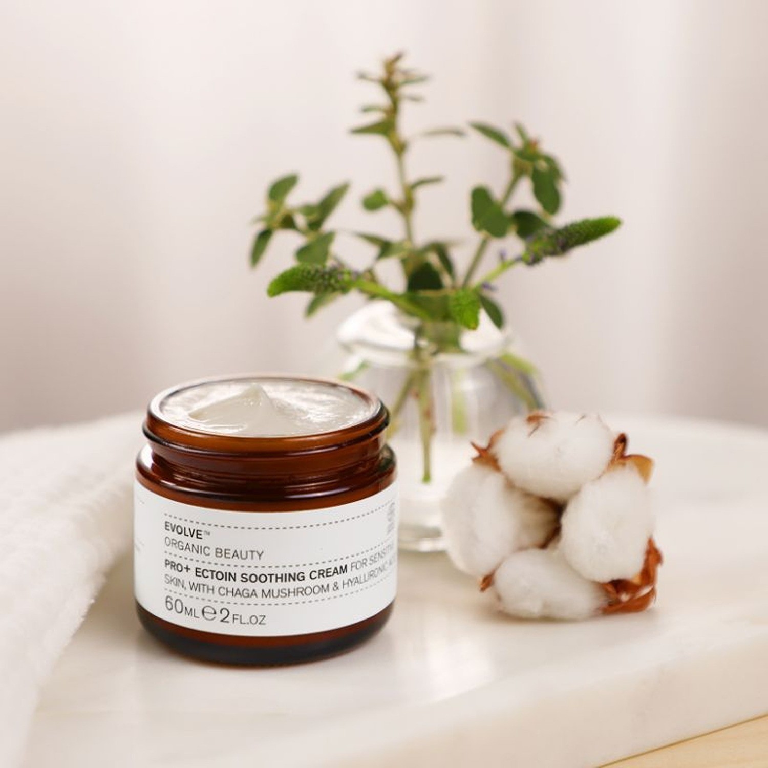 „Evolve Organic Beauty Pro + Ectoin“ raminamasis kremas