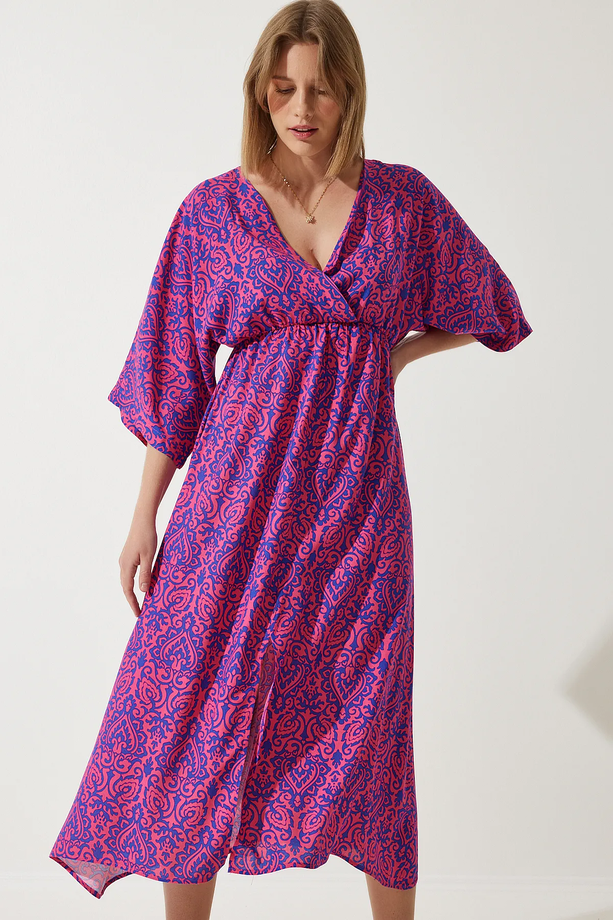 Happiness İstanbul  Damen-Sommerkleid aus Viskose in Dunkelrosa und tiefem V-Ausschnitt CI00081