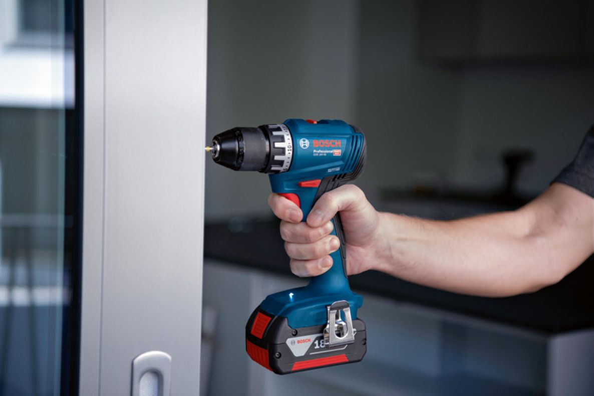 Bosch Blue 06019K3204 GSR 18V-45 Batteridrevet Drill 18V 3,0Ah Li-Ion i L-Boxx