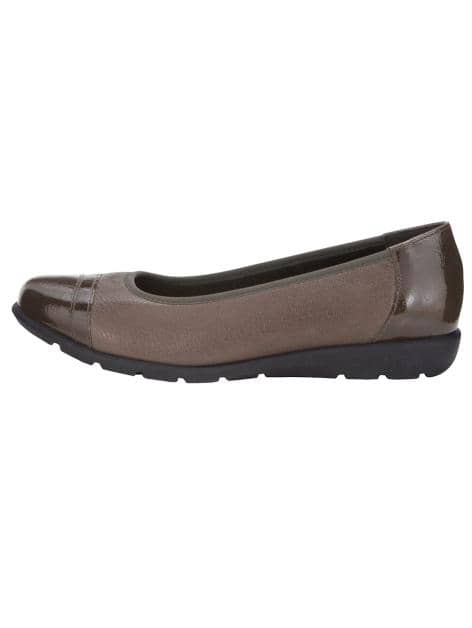 Ballerina in tollem Leder-Mix