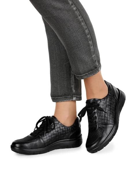 Schnürschuh