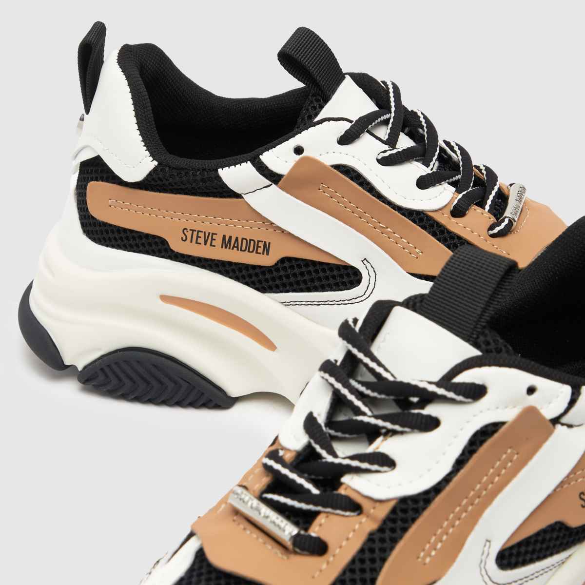 Steve Madden fekete és barna színű birtoklási cipők