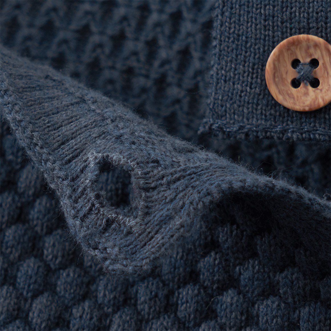 Newborn Stricklatzhose mit Wabenmuster