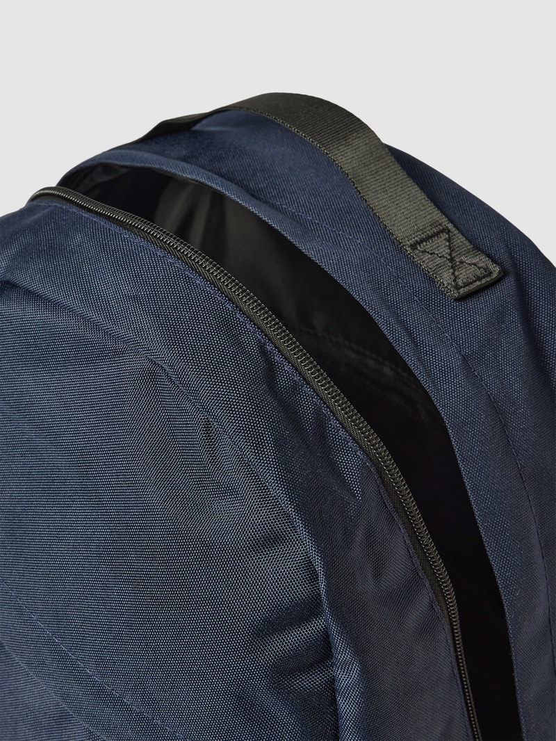 Rucksack mit Label-Patch in marineblau