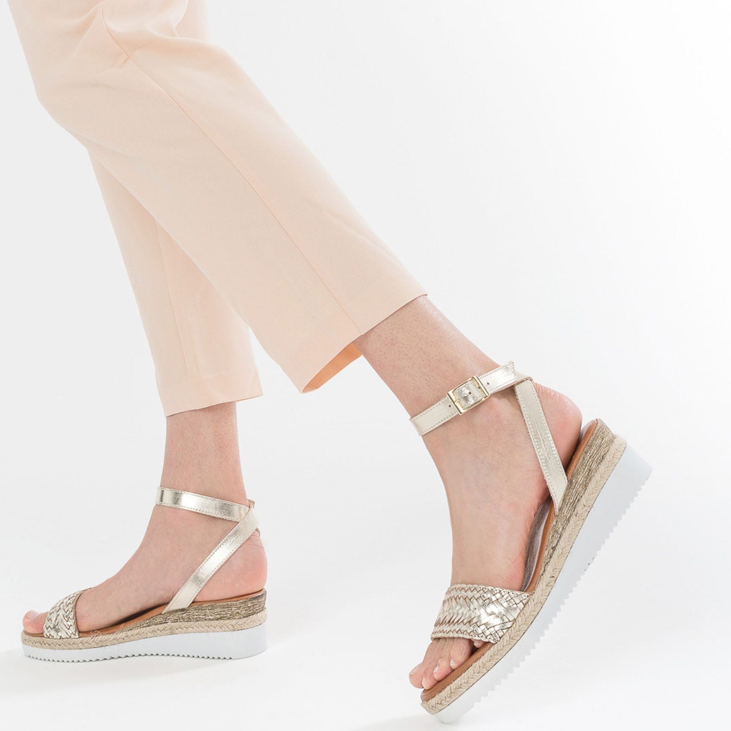 Sandale or en cuir