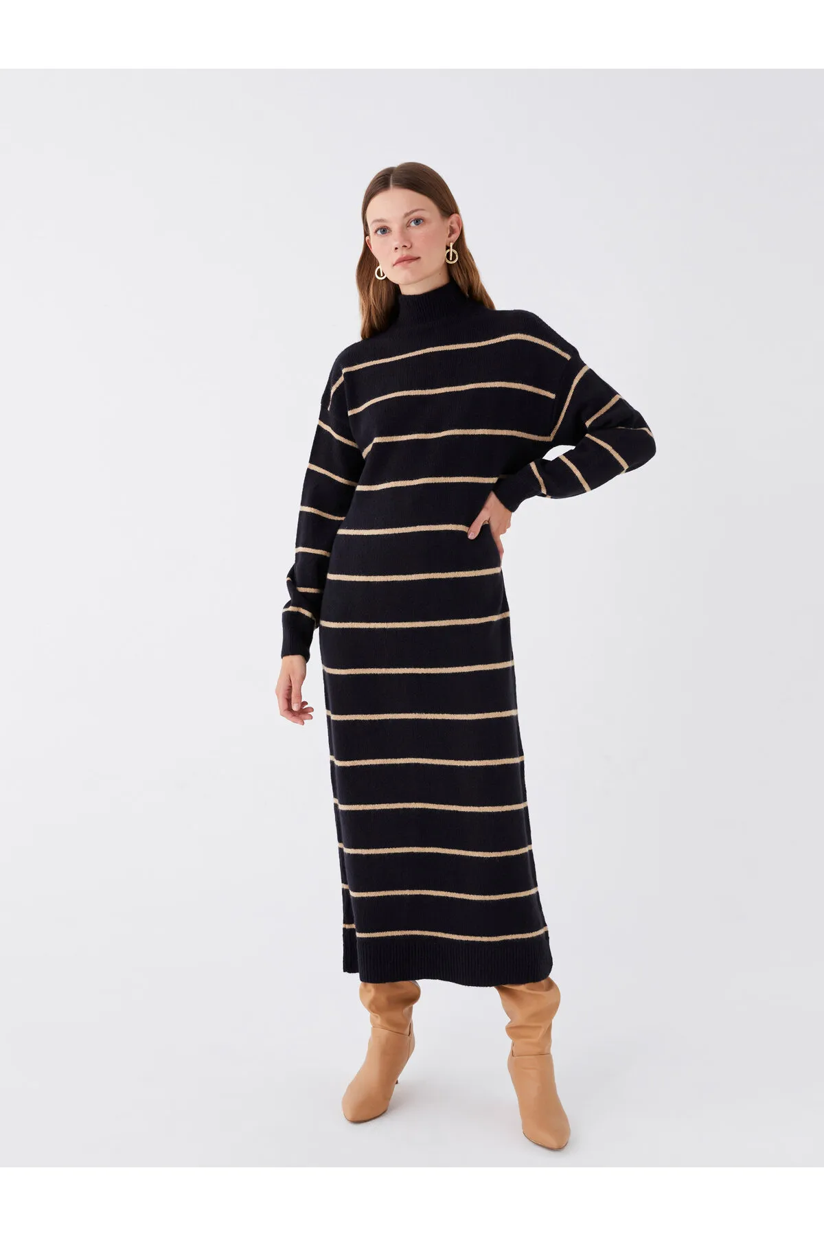 LC Waikiki  Gestreiftes, langärmliges Damen-Strickkleid mit halbem Rollkragen