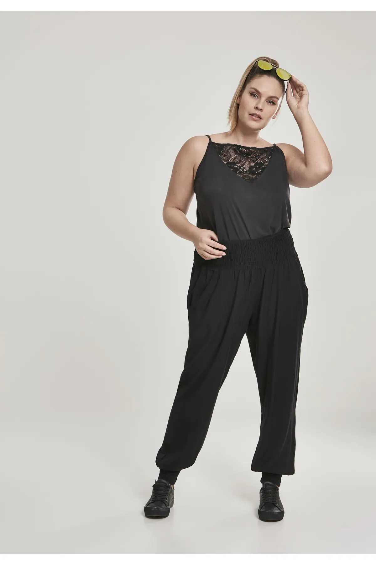 Urban Classics  Jogginghose - Schwarz - Relaxed