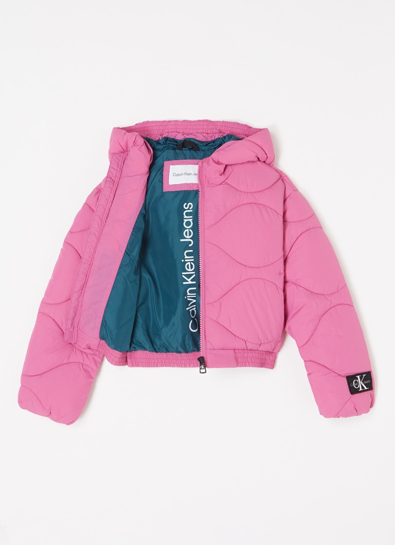 Jachetă matlasată Calvin Klein, cu buzunare laterale și glugă.