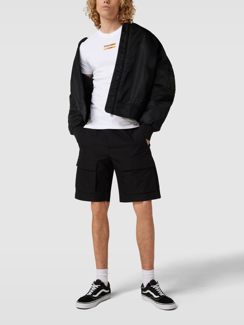 T-Shirt mit Label-Print in weiss