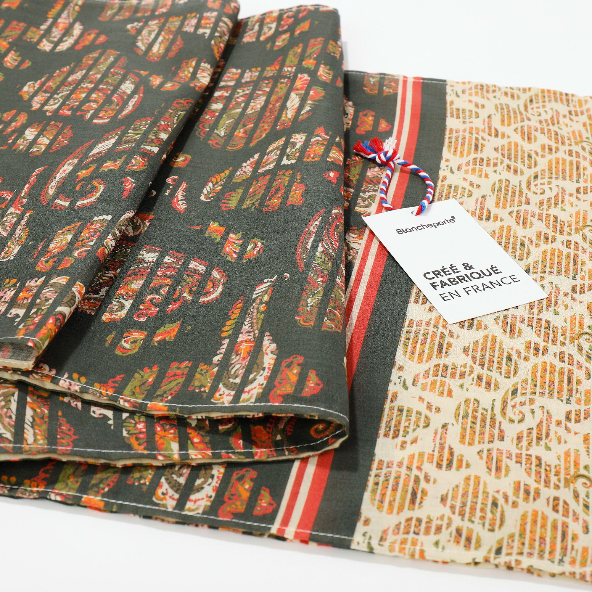 Foulard fabriqué en France imprimé graphique, 198 x 38 cm