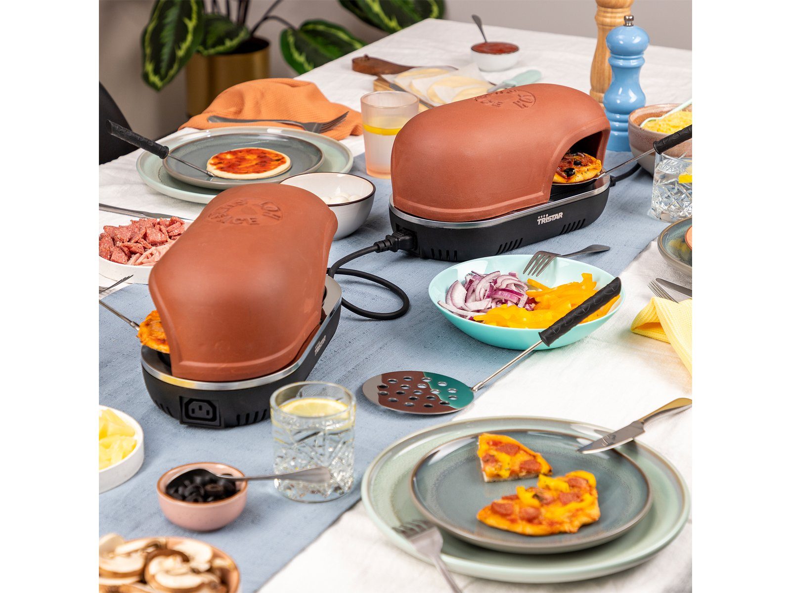Tristar Elektrische Pizzapfanne, 1060 W, Pizzaofen für 4 Personen, Pizzamaker erweiterbar für 6/8 Personen