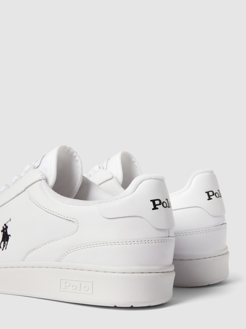Sneaker mit Label-Details in weiß