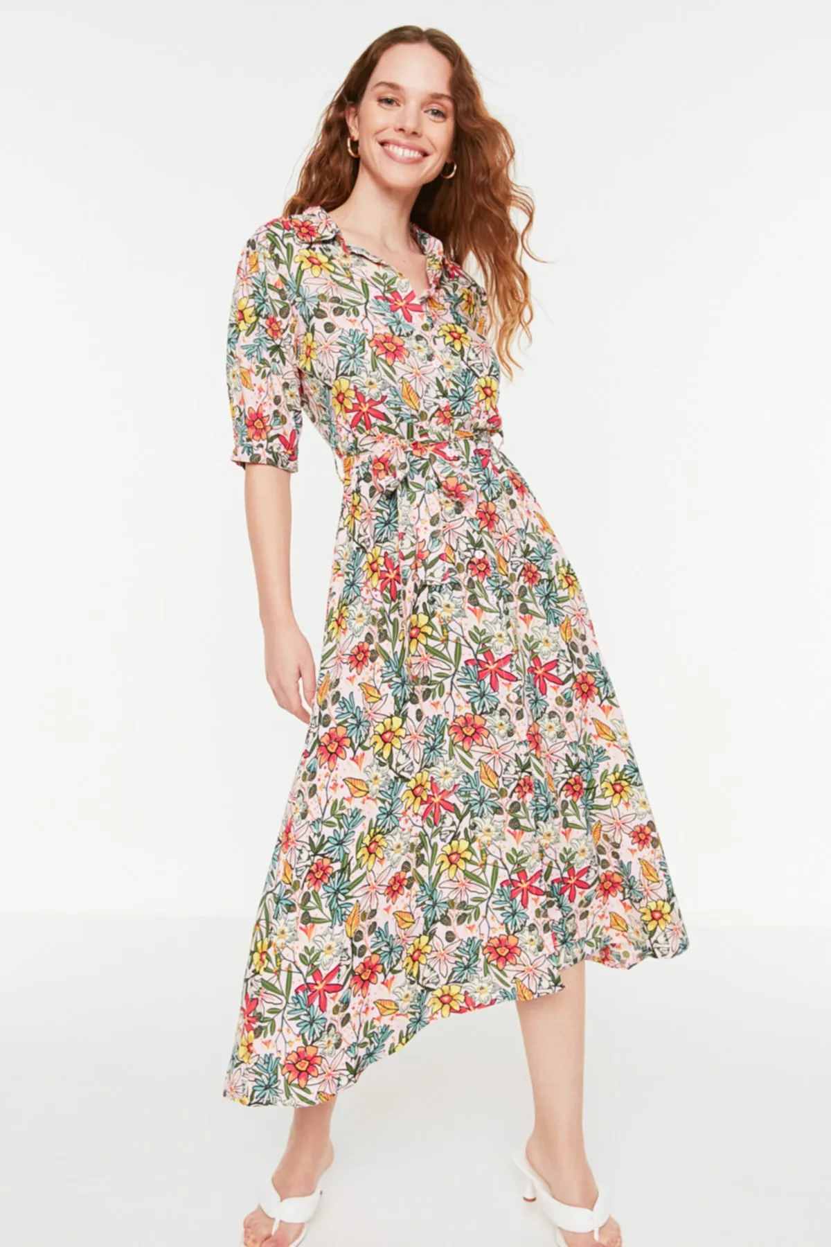 Trendyol Collection  Lilafarbenes, gewebtes Midi-Hemdkleid aus Viskose mit Blumendruck und Gürtel TWOSS20EL1559
