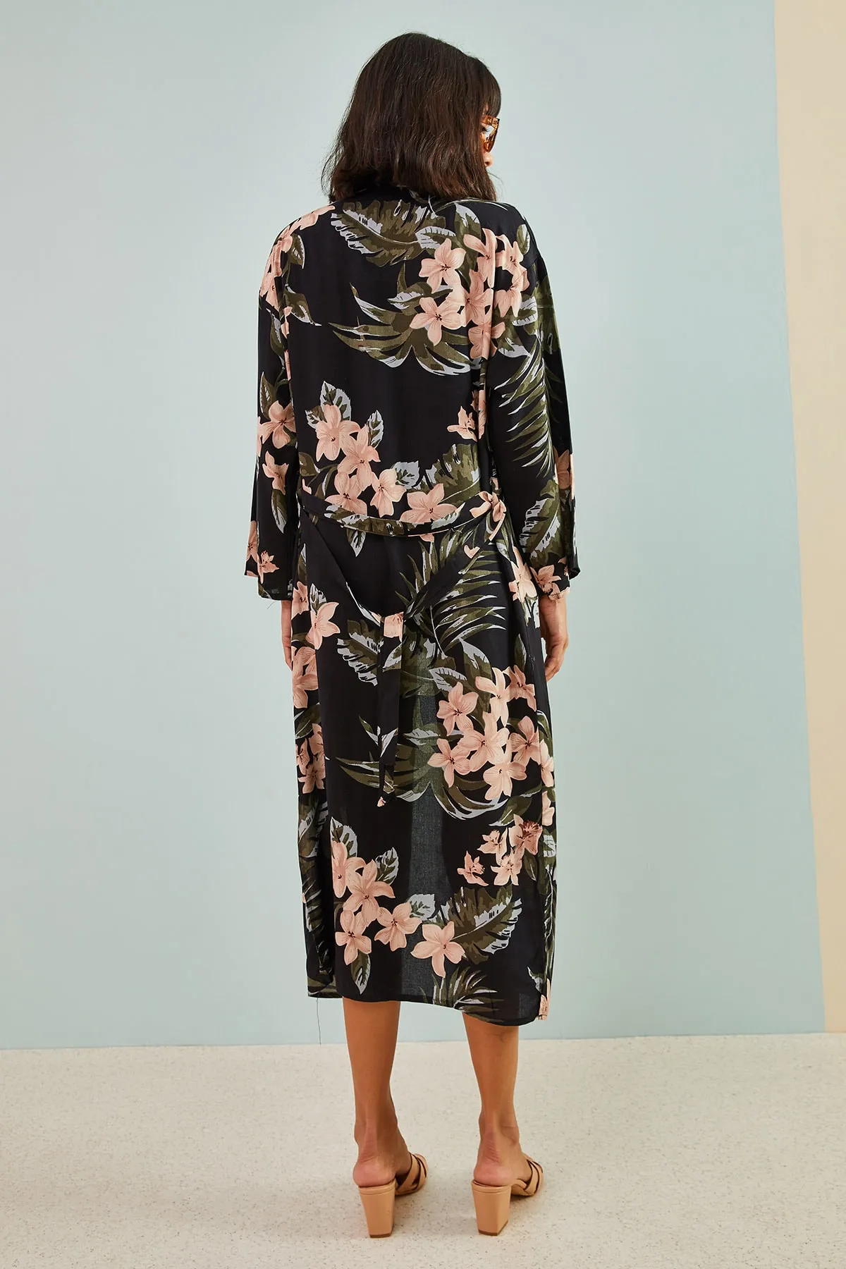 Bianco Lucci  Mehrfarbig gemusterter Damen-Kimono mit Gürtel