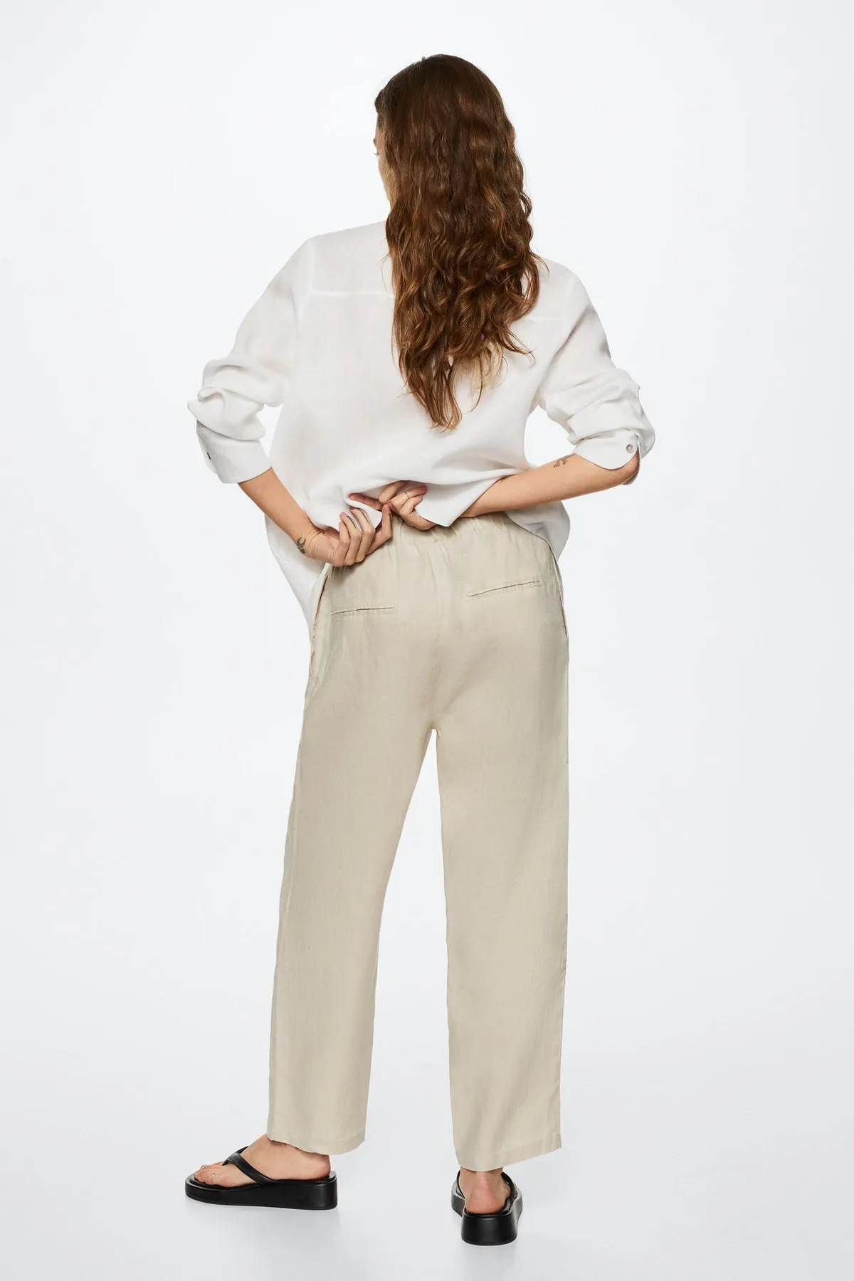 MANGO  Steinfarbene Damenhose 27067105