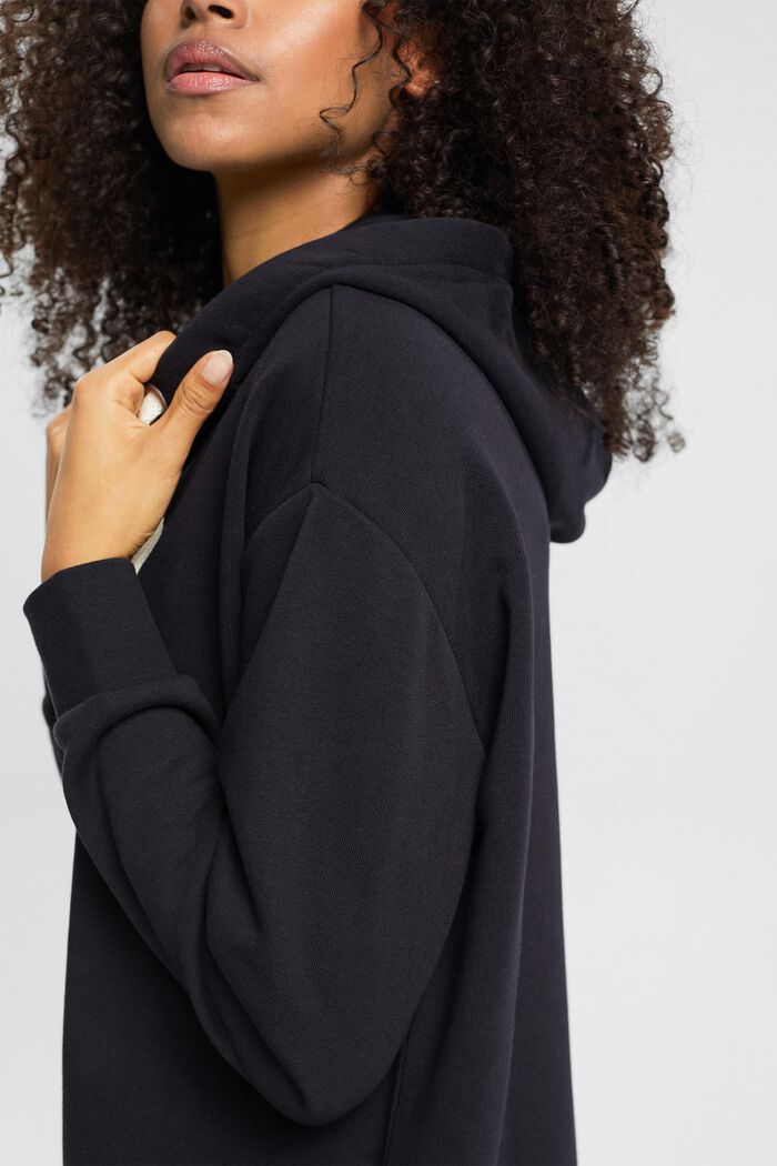 Strickkleid mit Kapuzenjacke