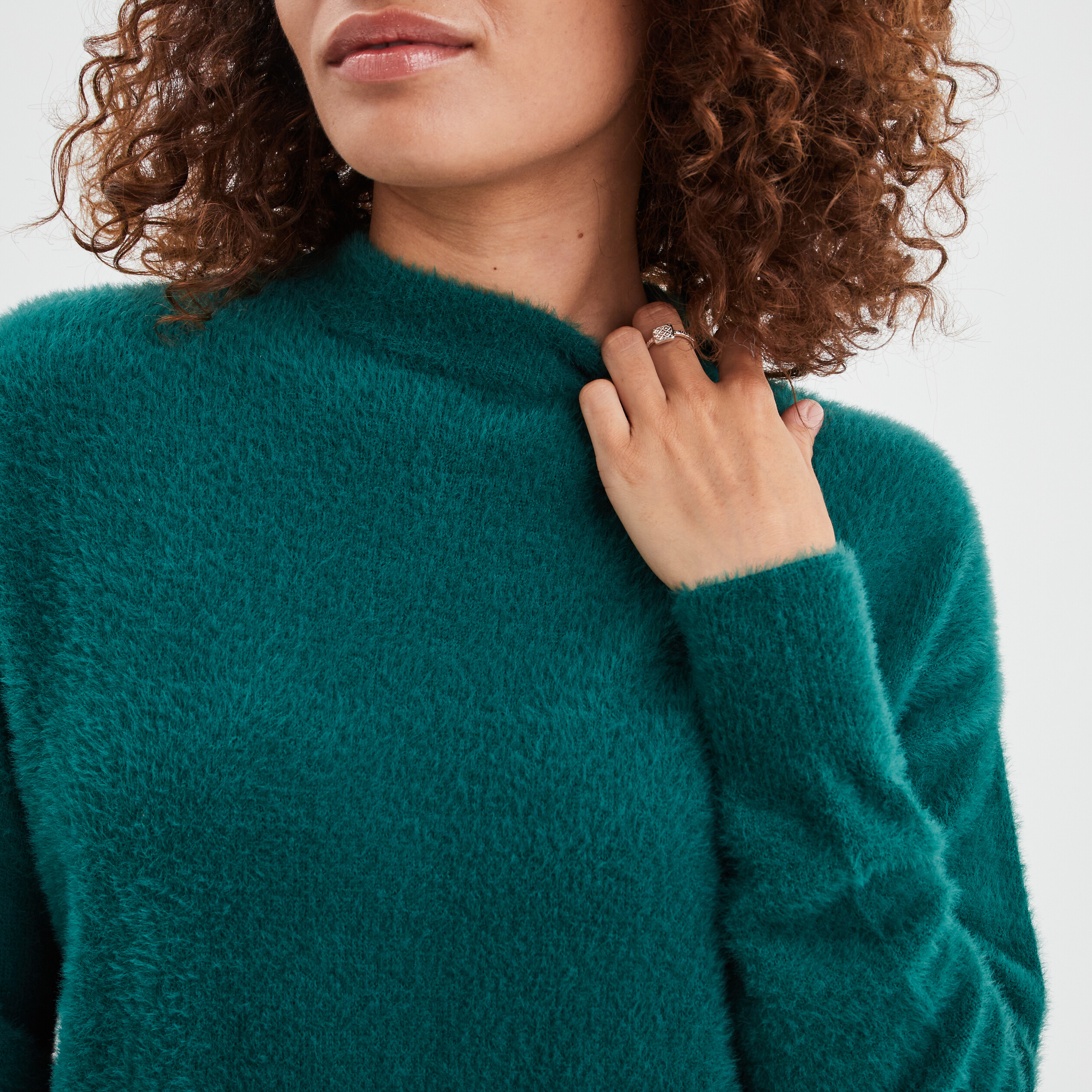 Pull mailles duveteuses col montant vert foncé femme | La Halle