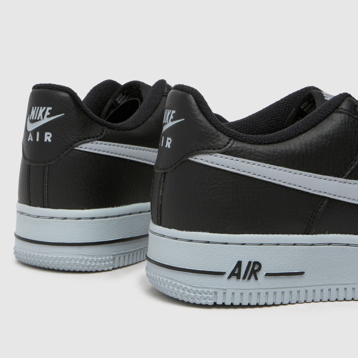 Nike svarta och grå Air Force 1 Pojkar Barnskor