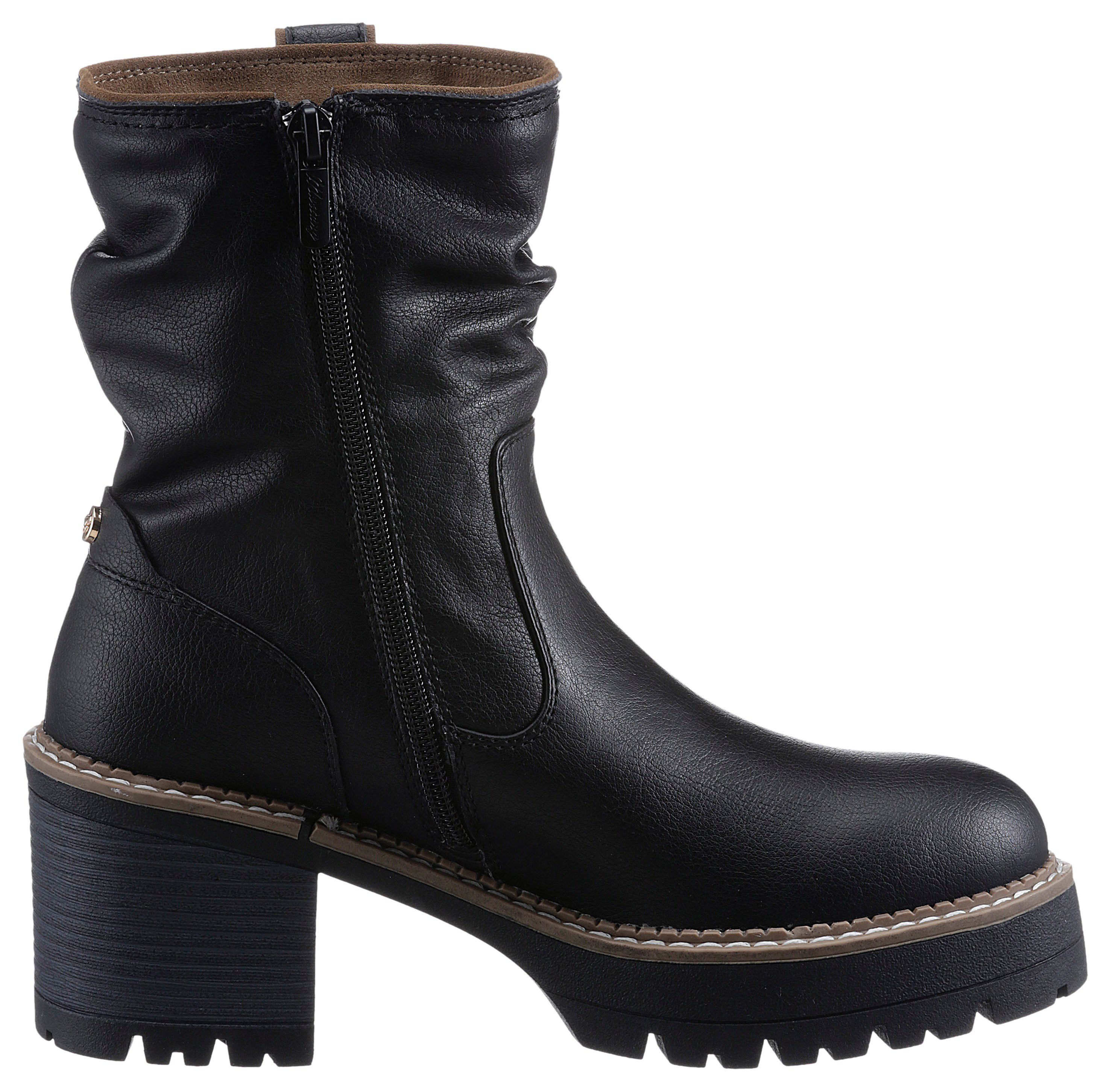 Mustang Shoes Winterstiefelette mit Raffungen am Schaft