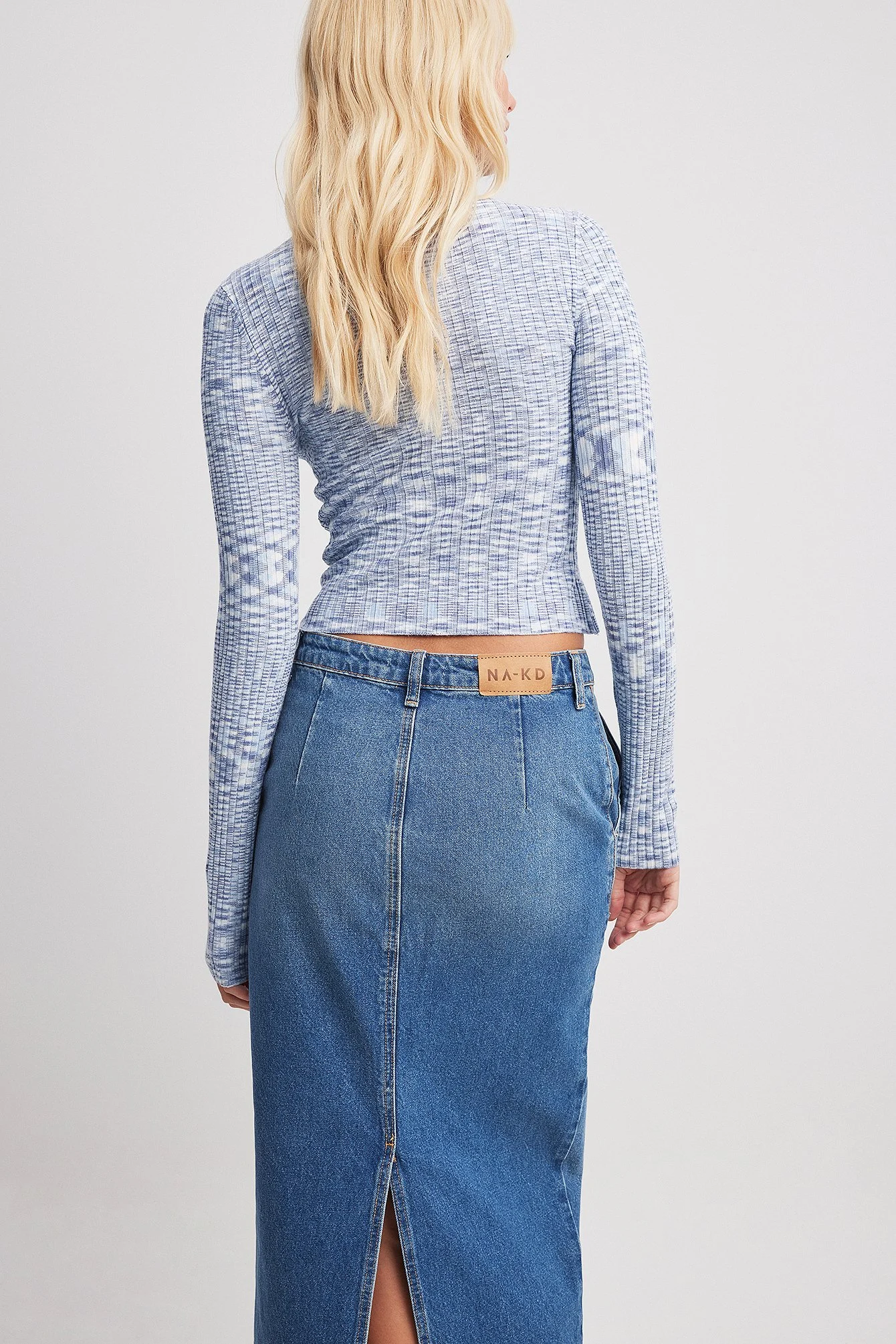 Fein gestricktes Top mit Cut-Outs