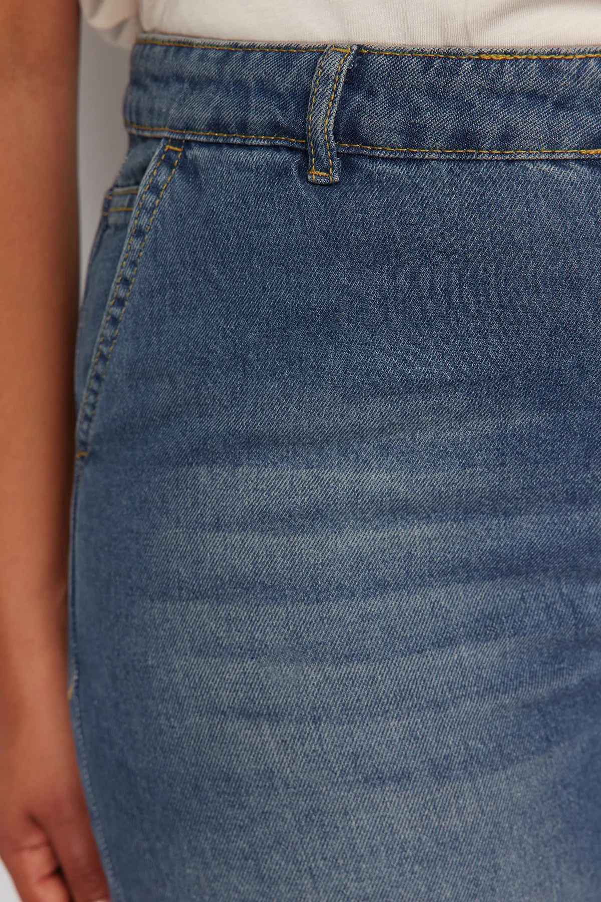 Trendyol Curve  Blaue Hose mit hoher Taille und weitem Bein - TBBSS24CJ00048