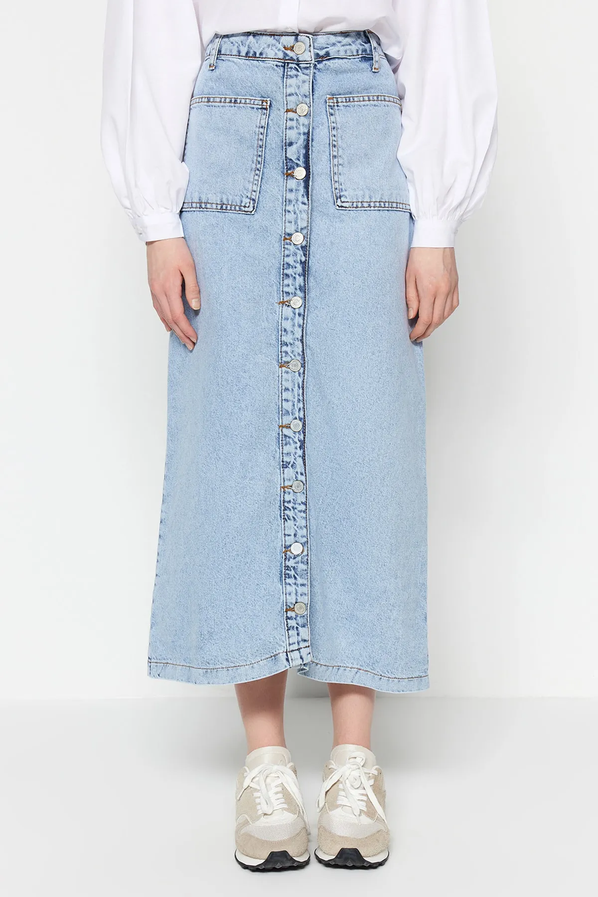 Trendyol Collection  Hellblauer Denim-Jeansrock mit doppelter Tasche und hoher Taille TCTSS23EE00002