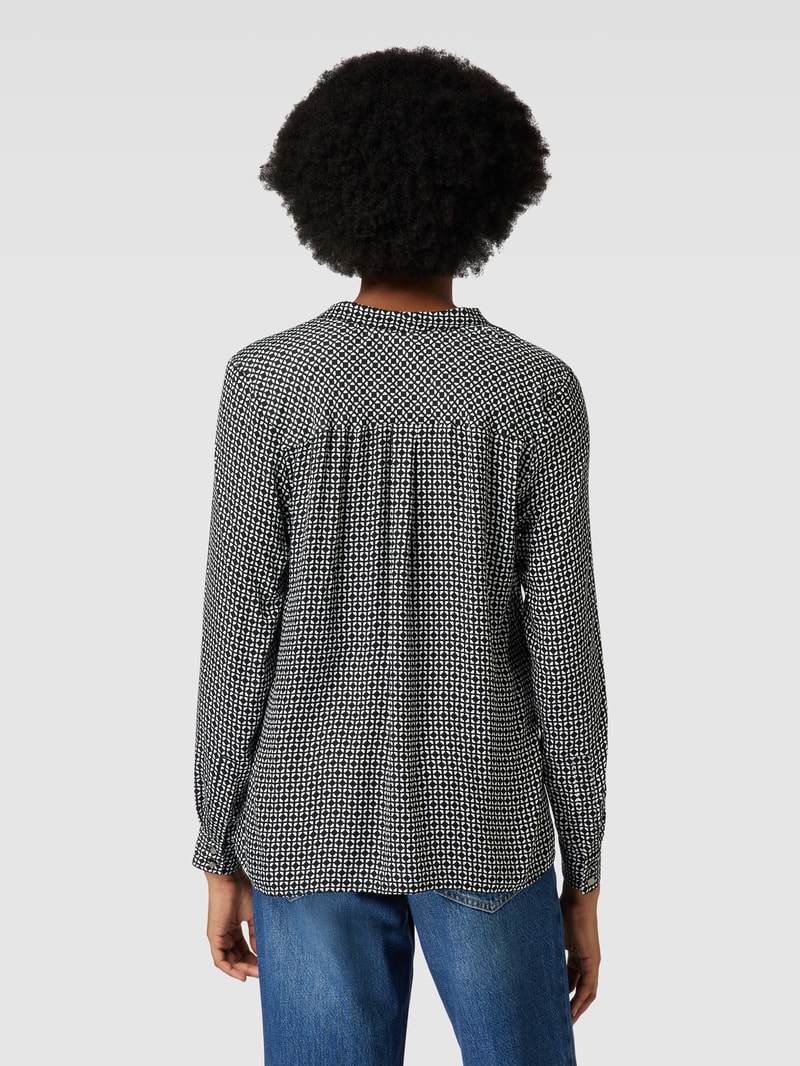 Blusenshirt mit grafischem Muster und Tunikakragen in schwarz